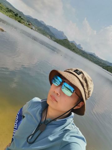 user-avatar