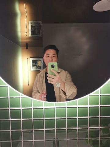 user-avatar