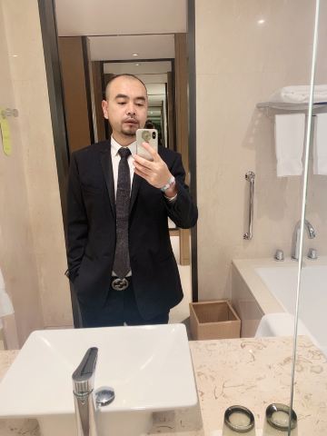 user-avatar