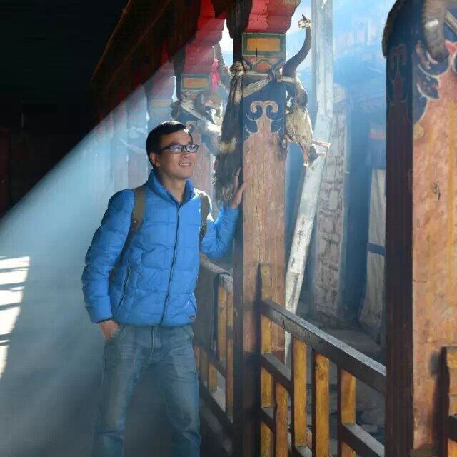 user-avatar