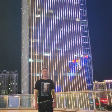 user-avatar