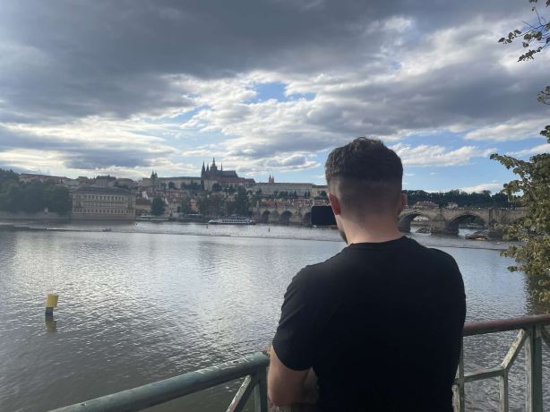 user-avatar