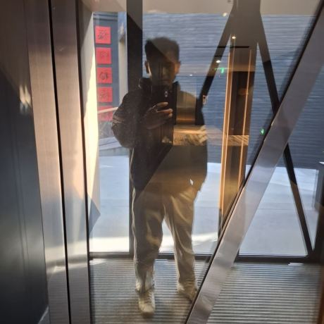 user-avatar