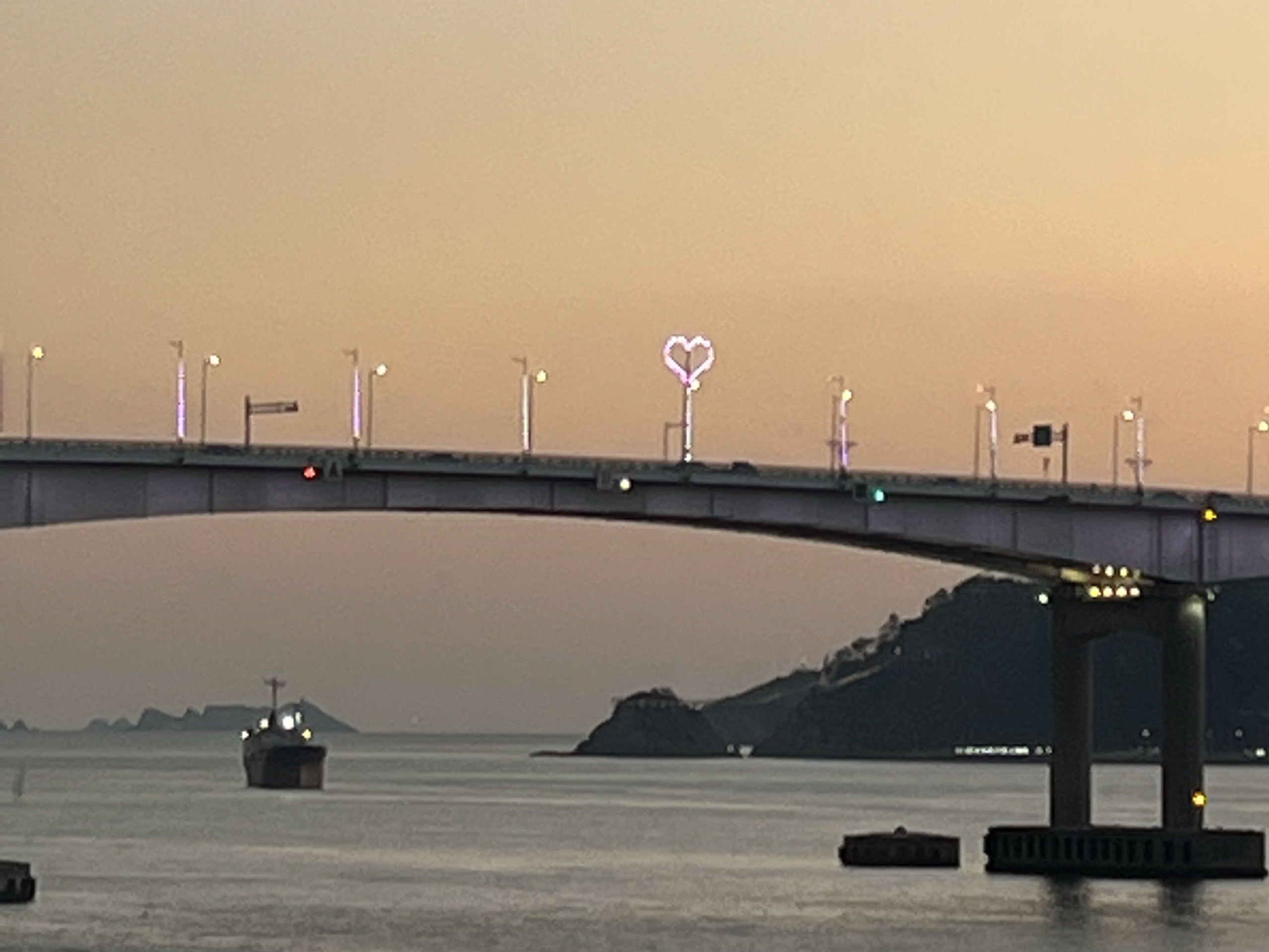 웅냥냠