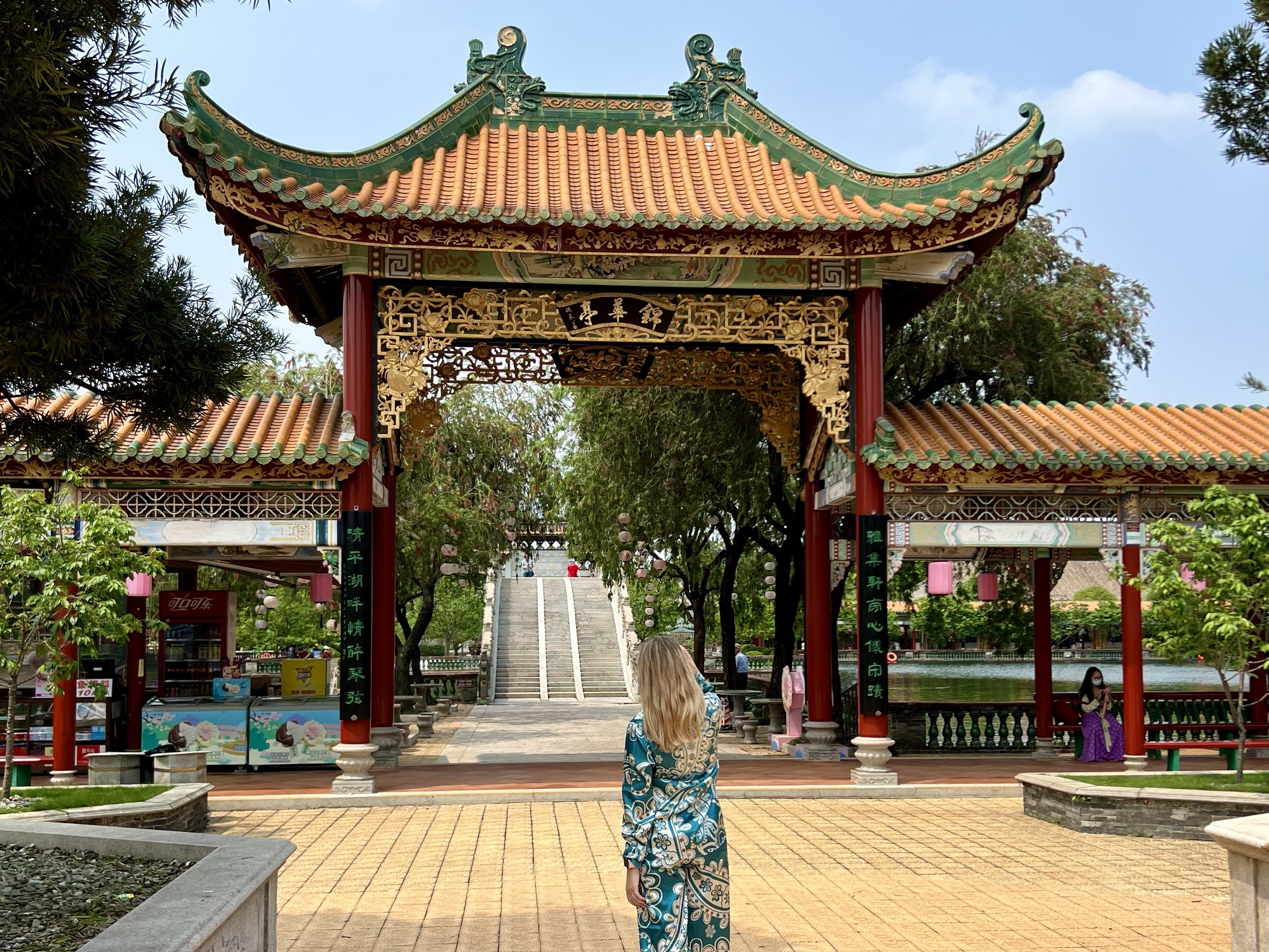 Travel_girl_25
