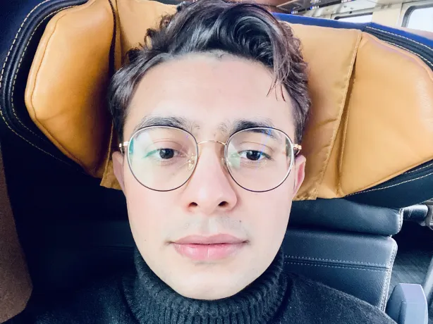 user-avatar