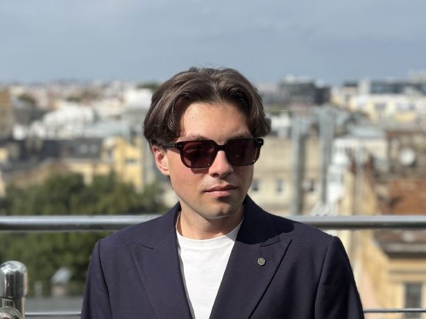 user-avatar