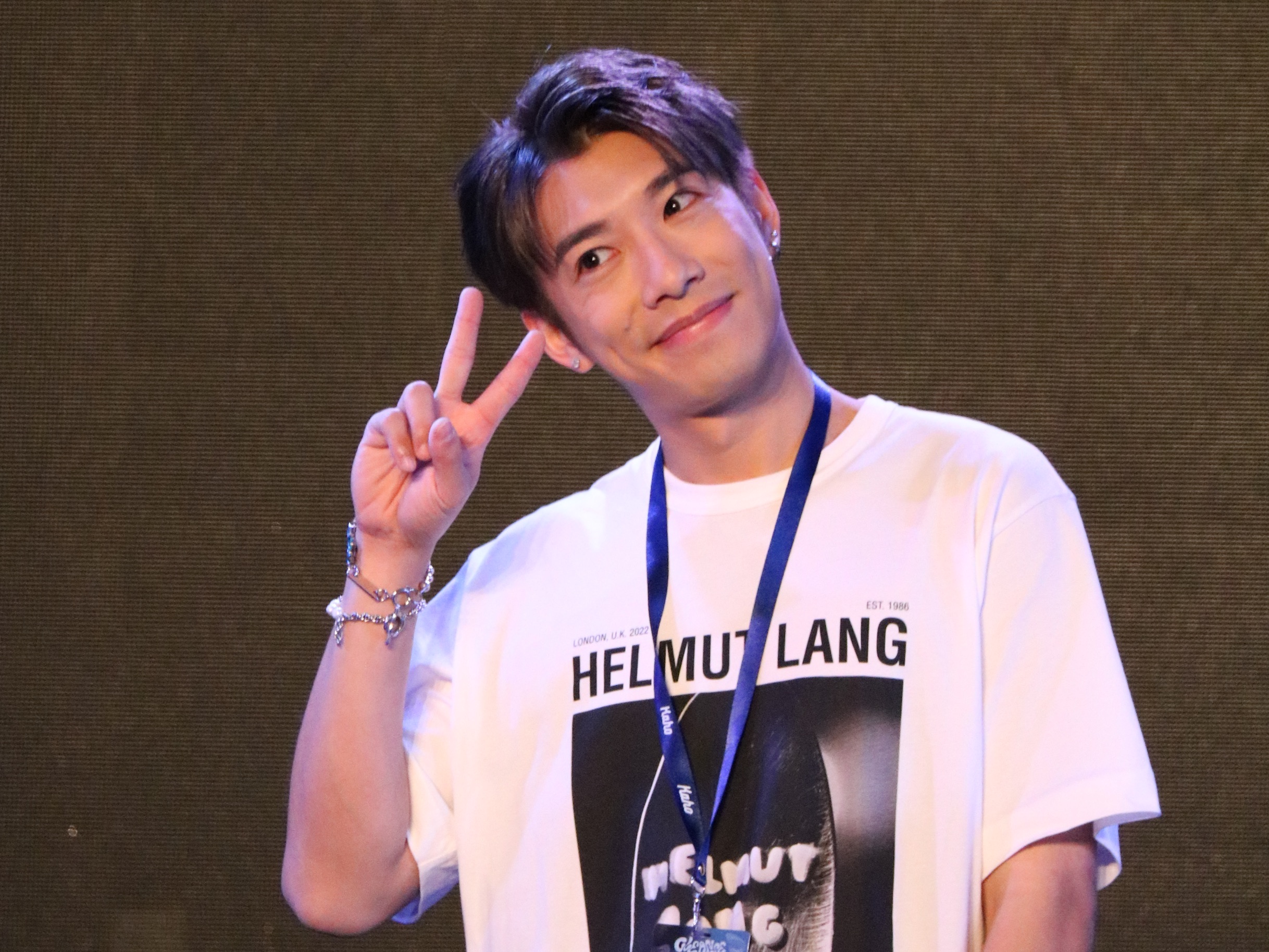 洪嘉豪新歌「黑玻璃」好好好好聽呀