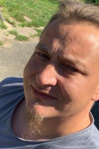 Van Holm NFT Artworks 歐拉馬尼拉青年旅舍優惠