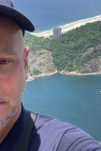 Alex Rostov 盛泰悅中天馬瑞斯度假村優惠