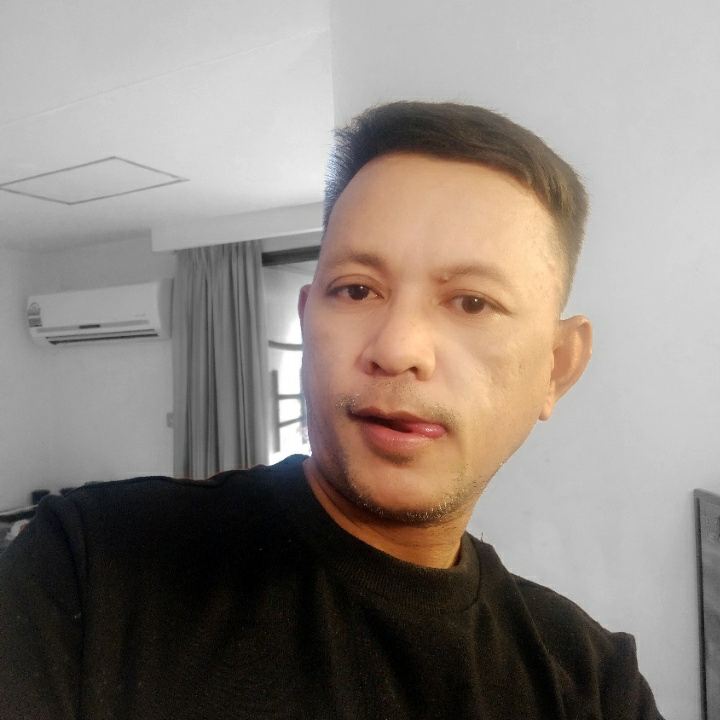 user-avatar