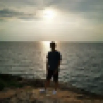 คนไกลหัวใจขี้เหงา