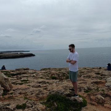 user-avatar