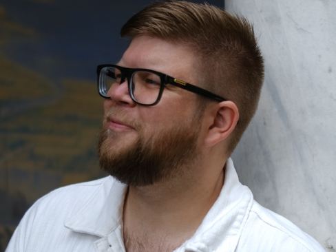 user-avatar