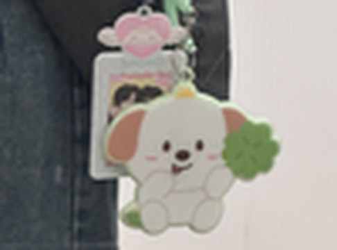 ฟ้าที่เป็นติ่ง