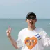 H君