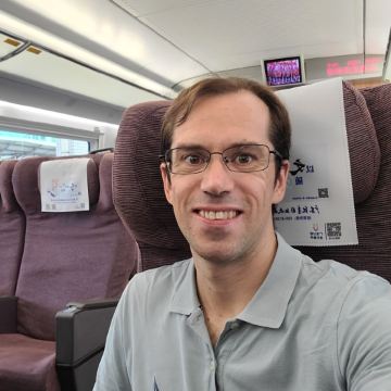 user-avatar