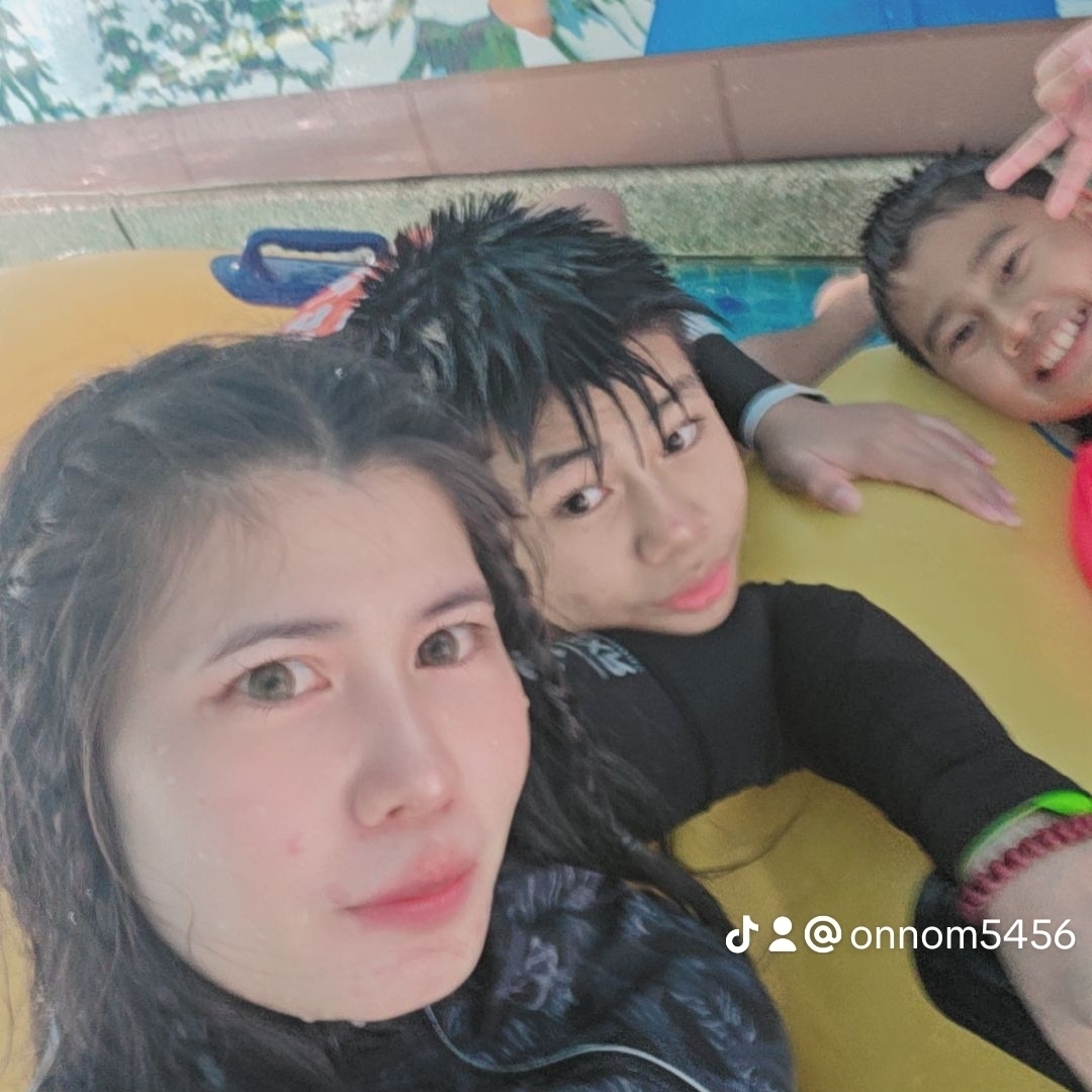 จรวย อ่อนน้อม