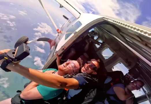 Airlie Beach Skydiving Adventure in Australia [Optional Photo/Video + Transfers Included] AUD 343.34