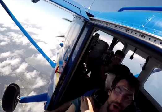 Noosa Skydiving Adventure Sunshine Coast Guide Noosa Skydiving Adventure Sunshine Coast Guide