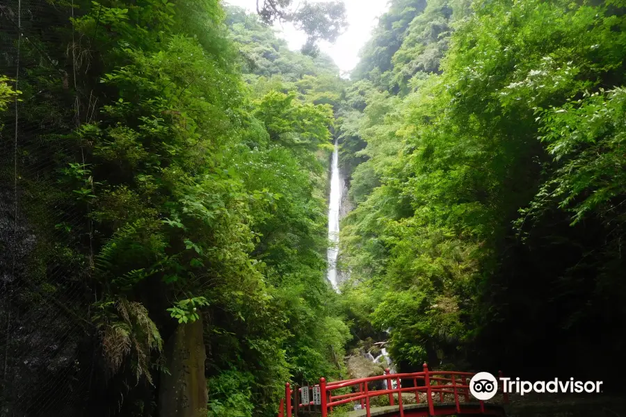 灑水の滝