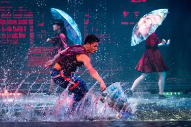 Isrotel Theater Wow Show