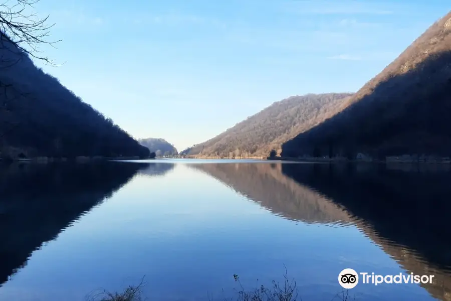 Lago Del Segrino