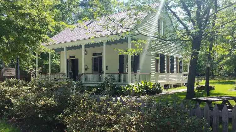 Hotels in Mandeville