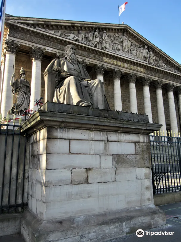 2_La statue de Michel de l'Hôpital