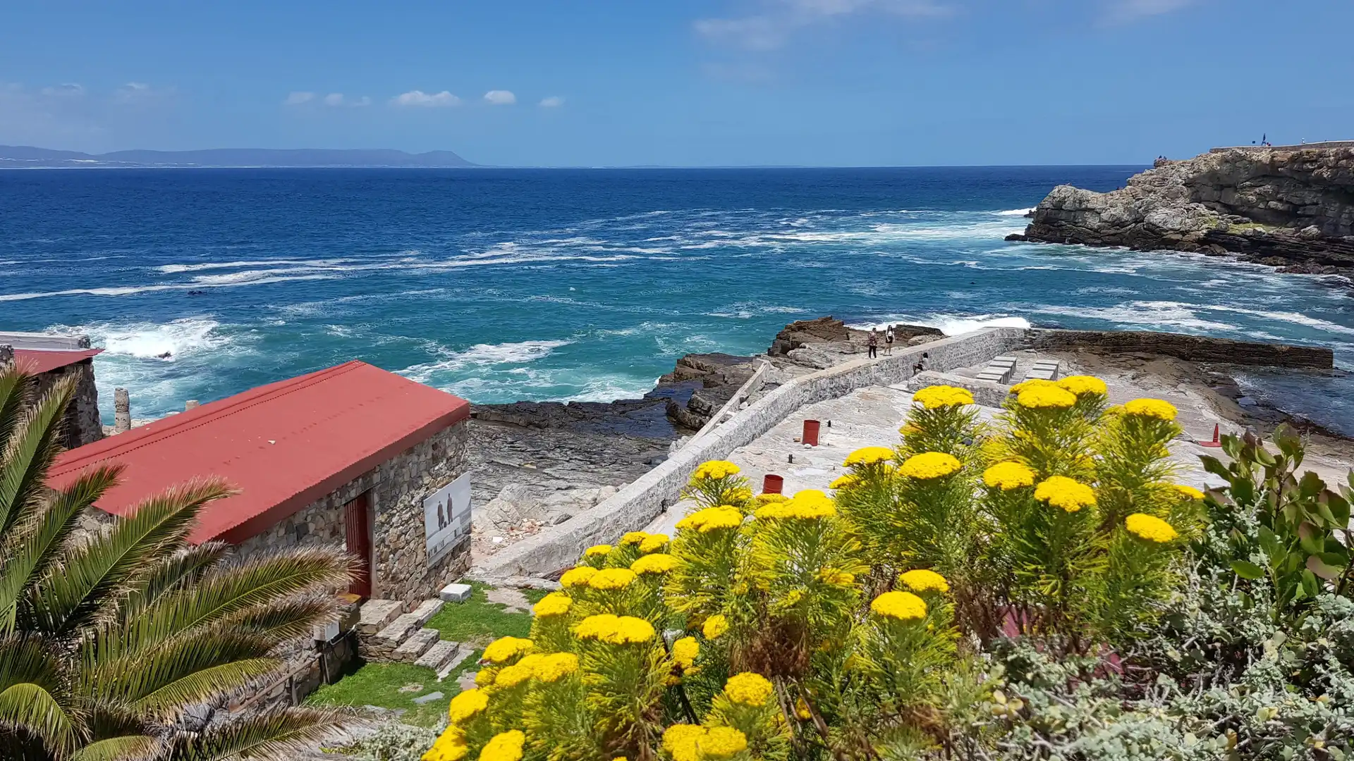 Hotels near Cliff Path