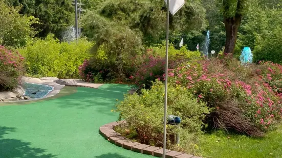 Lumberjack Pass Miniature Golf