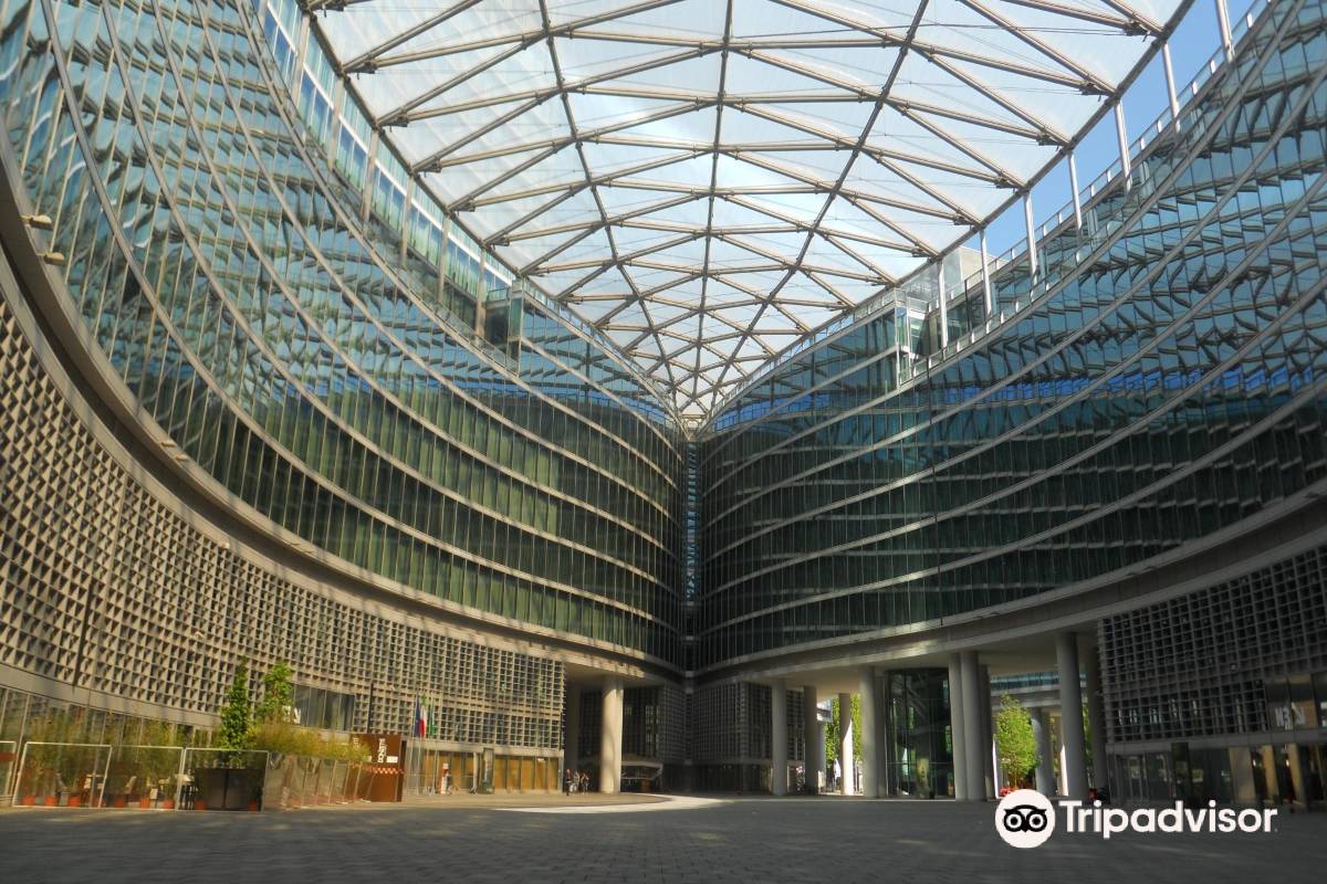 Garden of Palazzo Lombardia