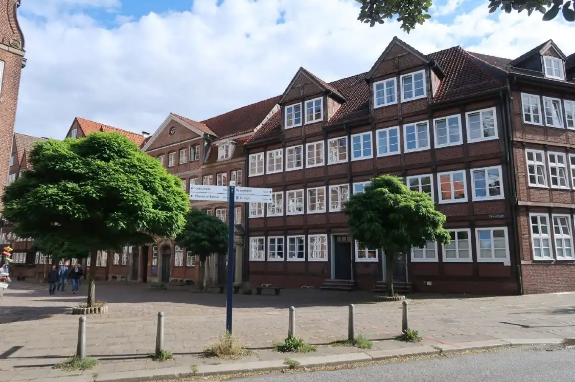 Johannes-Brahms Gendenkstatte 주변 호텔