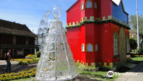 Square of Ethnic Groups