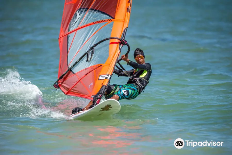 Reef Riders Windsurfing, Kitesurfing & SUP School