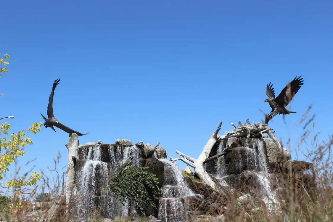 Hotels near Giant Eagle Waterfall Nest