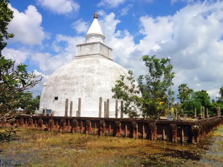Hotels near Manik Stupa