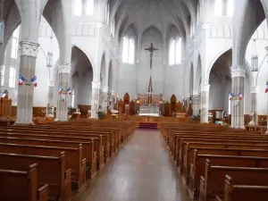 Église catholique Saint-Bernard Catholic Church