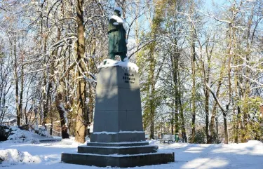 Monument to Villem Reiman