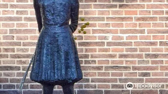Anne Frank standbeeld (statue)