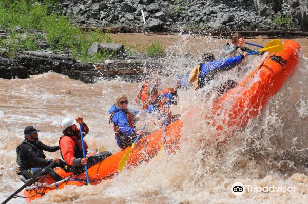 Lewis & Clark River Expeditions