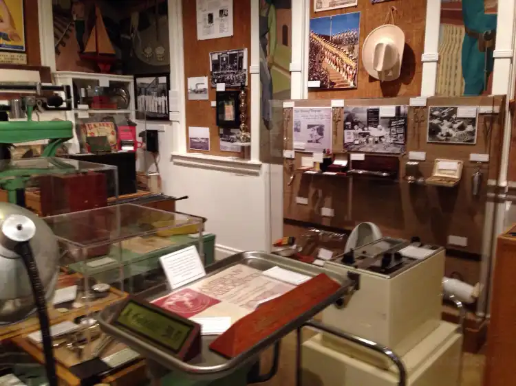 Hotels near Smith County Historical Society