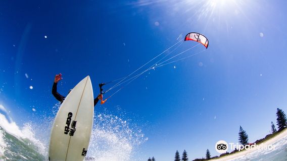 Earth Kitesurfing & Foil School Lennox Head, Byron Bay, Ballina
