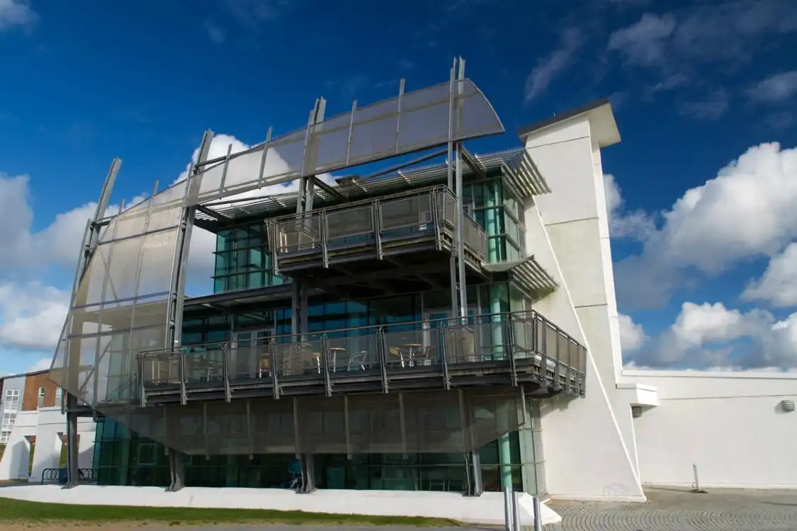 Hotels near Millennium Coastal Park Discovery Centre