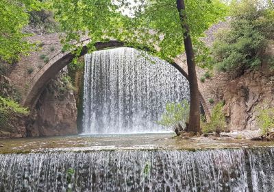 Stone bridge and waterfall of Palaiokarya