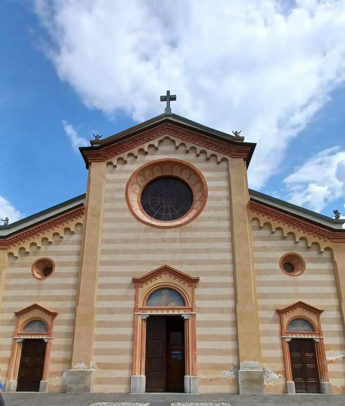 Chiesa di San Bernardino附近的飯店