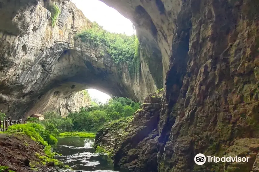 Devetashka Cave