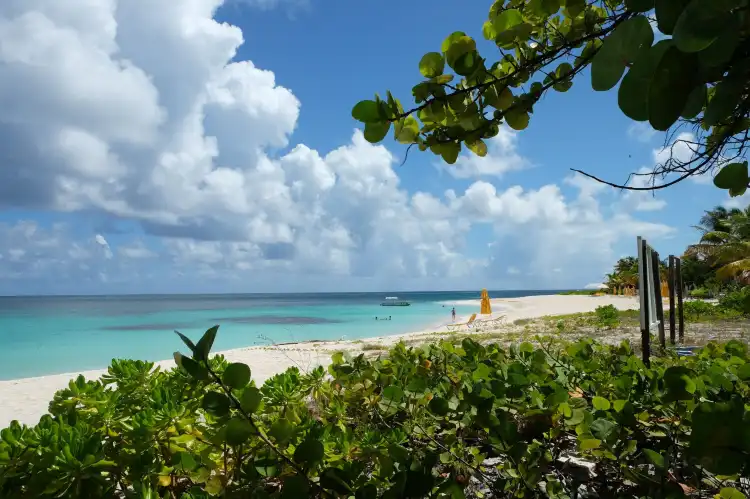 Shoal Bay Village