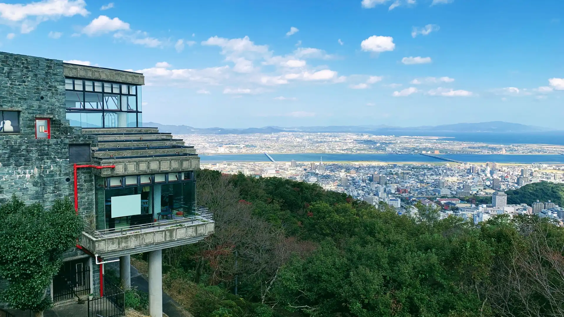 眉山公園周辺のホテル