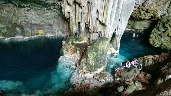 サトゥルノ洞窟